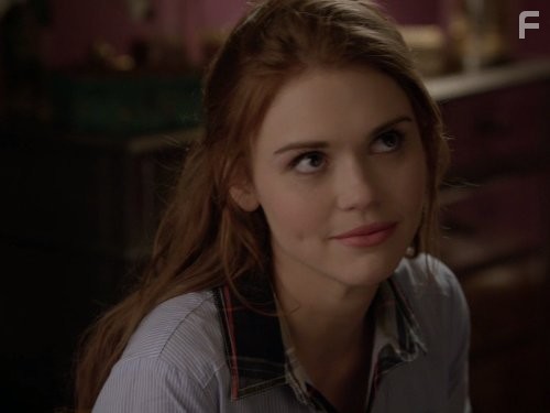 Holland Roden in Оборотень (2011)
