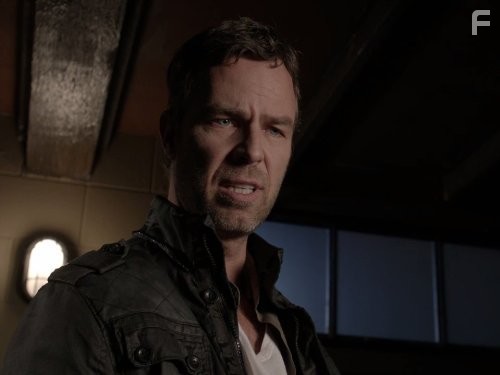 JR Bourne in Оборотень (2011)