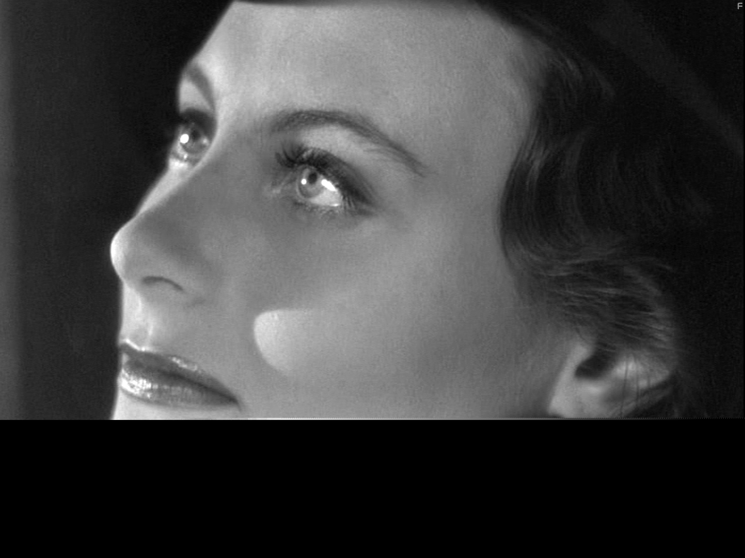 Mich?le Morgan in Набережная туманов (1938)