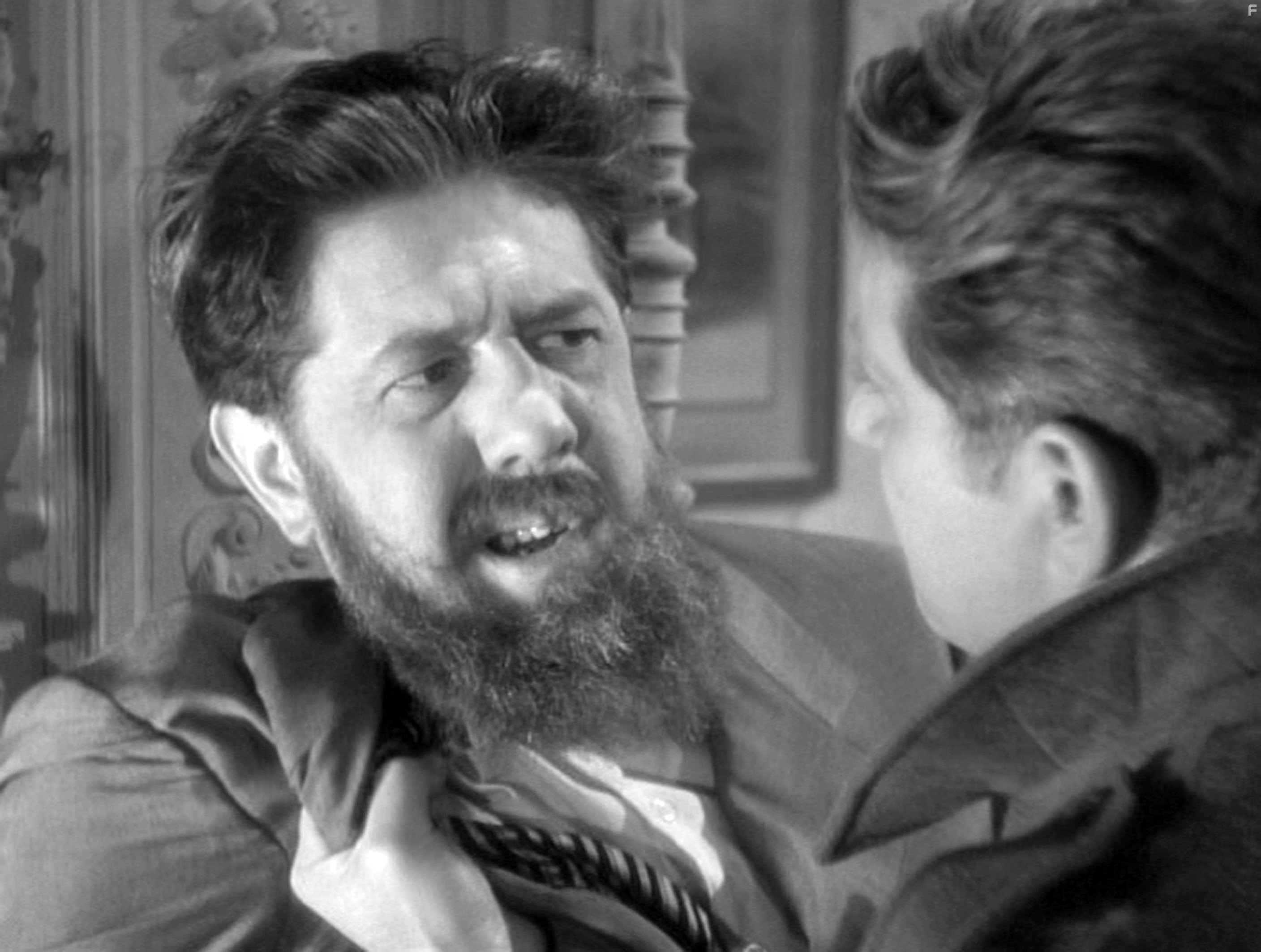 Jean Gabin and Michel Simon in Набережная туманов (1938)