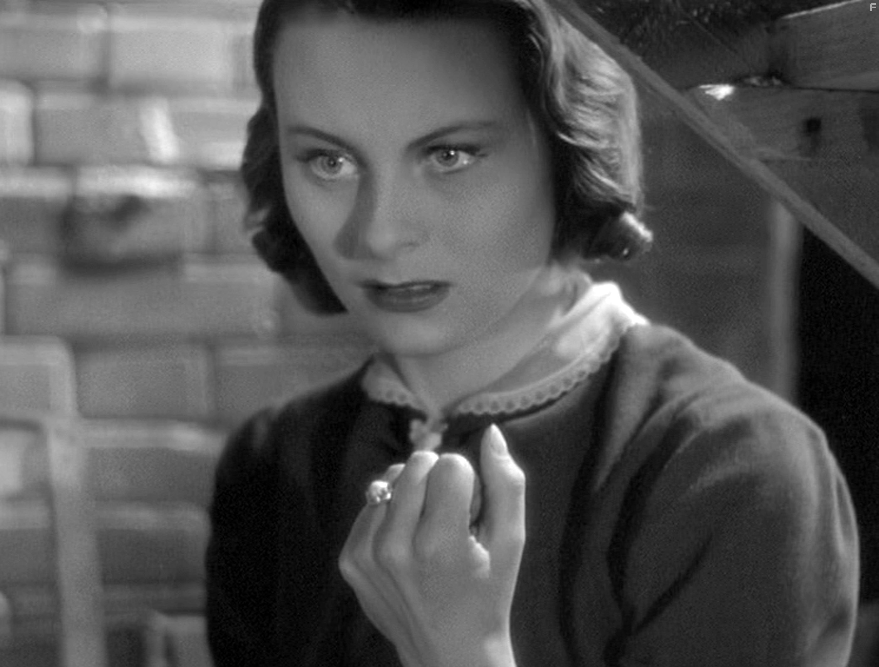 Mich?le Morgan in Набережная туманов (1938)