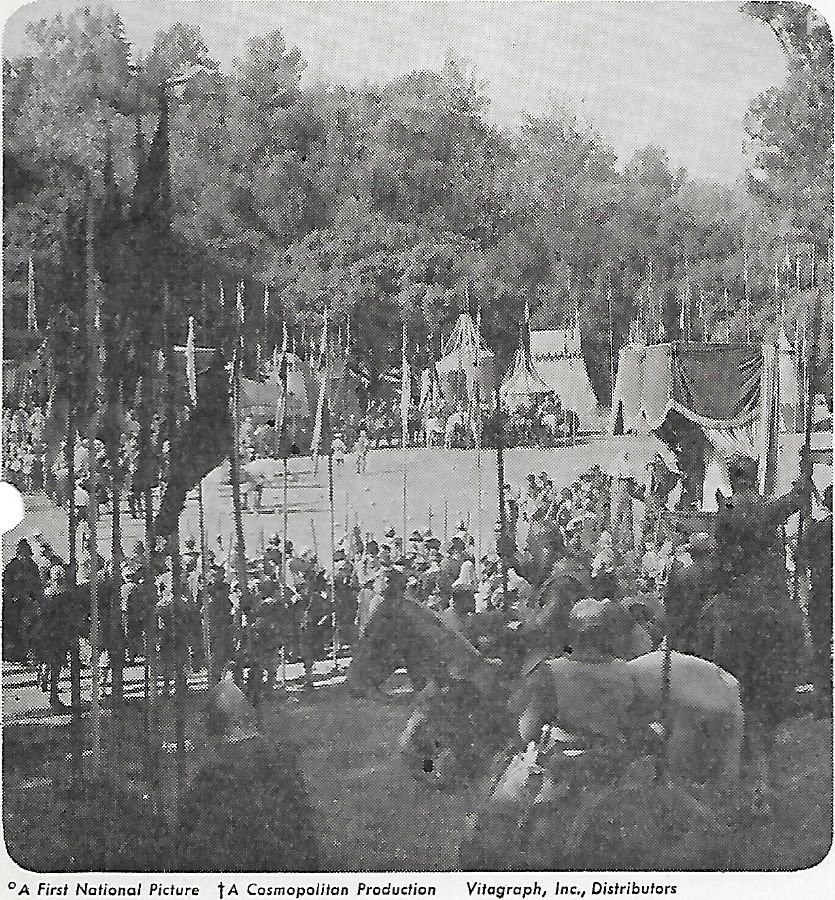 Errol Flynn in Приключения Робин Гуда (1938)