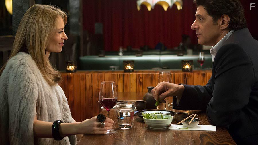 Vince Colosimo and Kat Stewart in Offspring (2010)