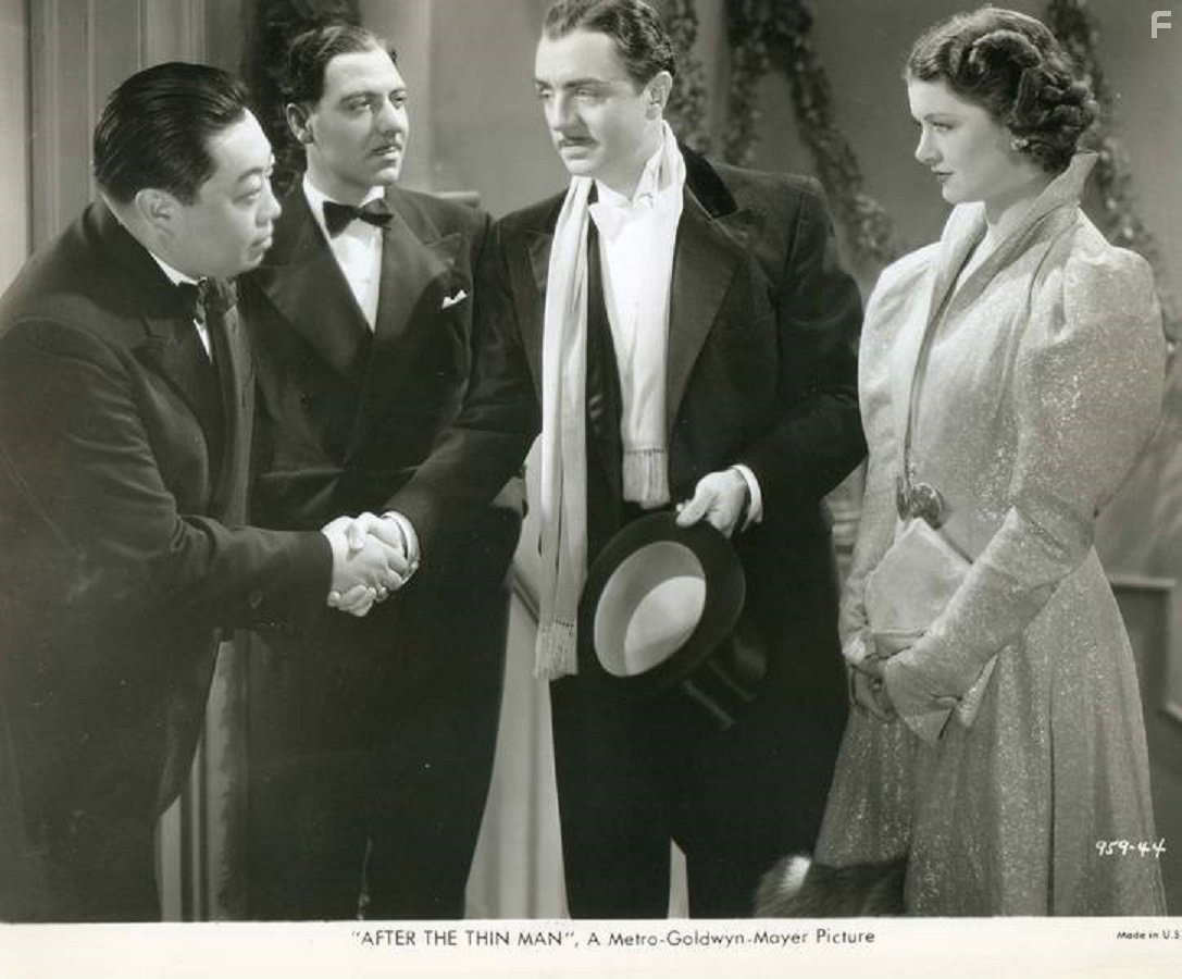 Myrna Loy, William Powell, Joseph Calleia, and William Law in После тонкого человека (1936)