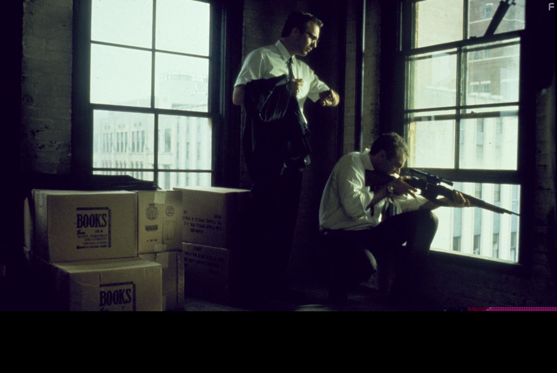 Kevin Costner and Jay O. Sanders in Джон Ф. Кеннеди: Выстрелы в Далласе (1991)