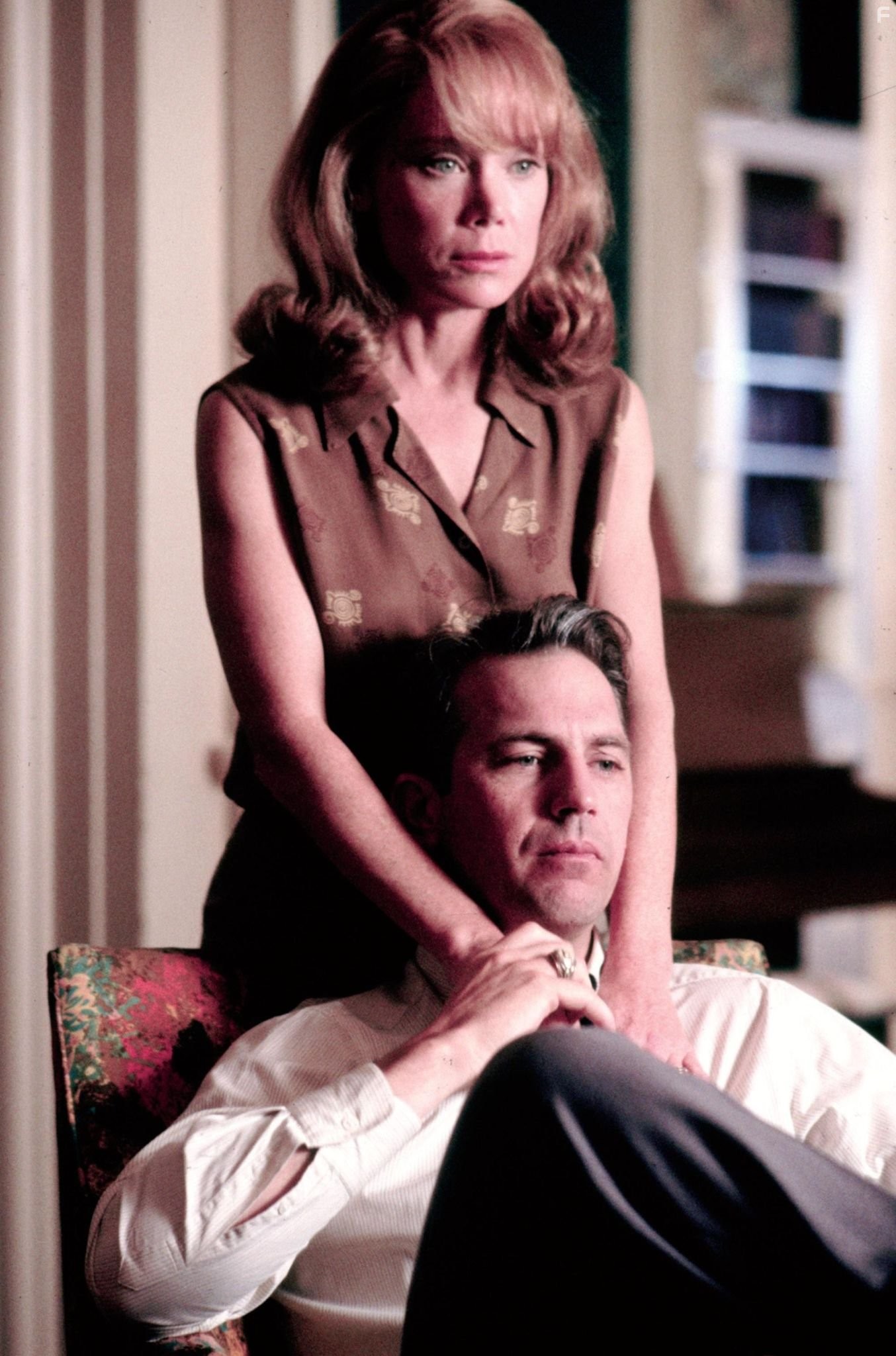 Kevin Costner and Sissy Spacek in Джон Ф. Кеннеди: Выстрелы в Далласе (1991)