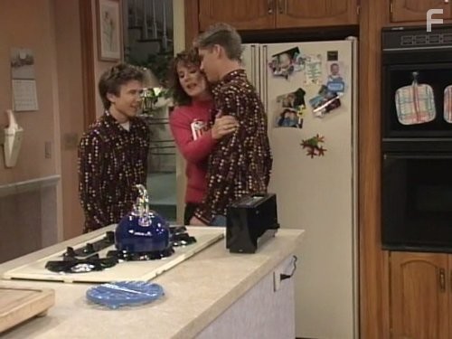 Jonathan Taylor Thomas, Patricia Richardson, and Zachery Ty Bryan in Большой ремонт (1991)