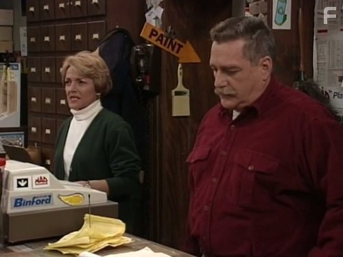 Blake Clark and Shirley Prestia in Большой ремонт (1991)