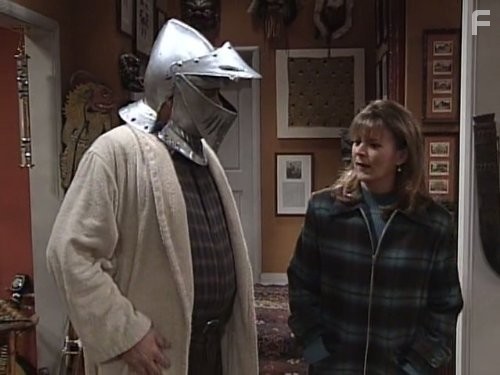 Patricia Richardson and Earl Hindman in Большой ремонт (1991)