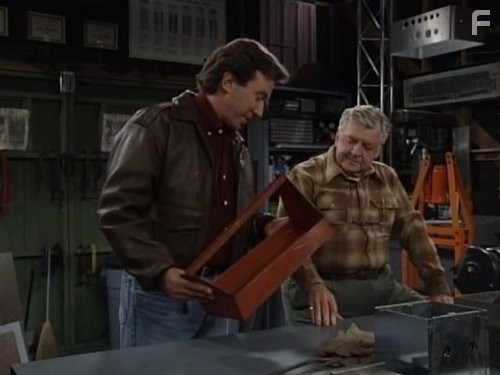 Tim Allen and Dick O'Neill in Большой ремонт (1991)