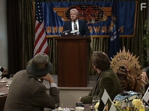 Patrick Cronin, Earl Hindman, and Richard Karn in Большой ремонт (1991)