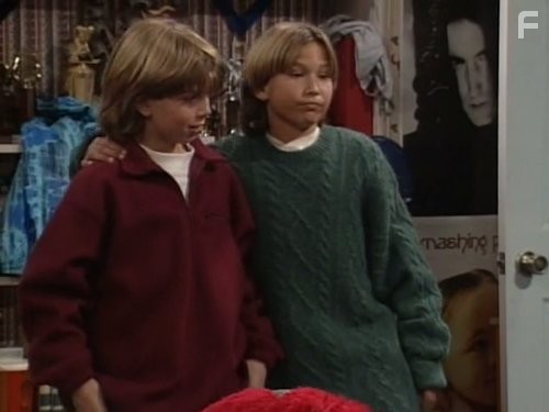 Jonathan Taylor Thomas and Taran Noah Smith in Большой ремонт (1991)