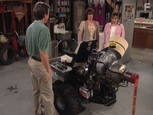 Tim Allen, Patricia Richardson, and Betsy Randle in Большой ремонт (1991)