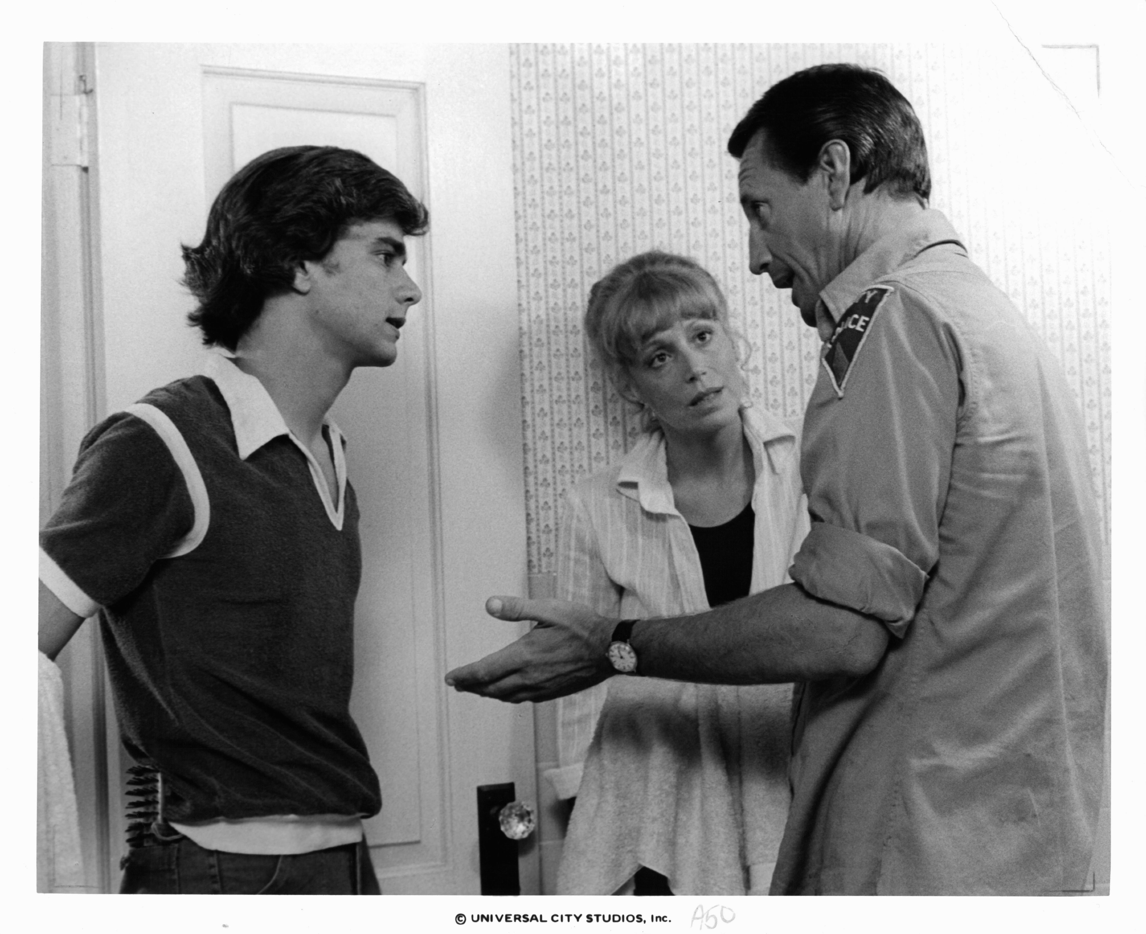 Roy Scheider, Lorraine Gary, and Mark Gruner in Чeлюсти 2 (1978)