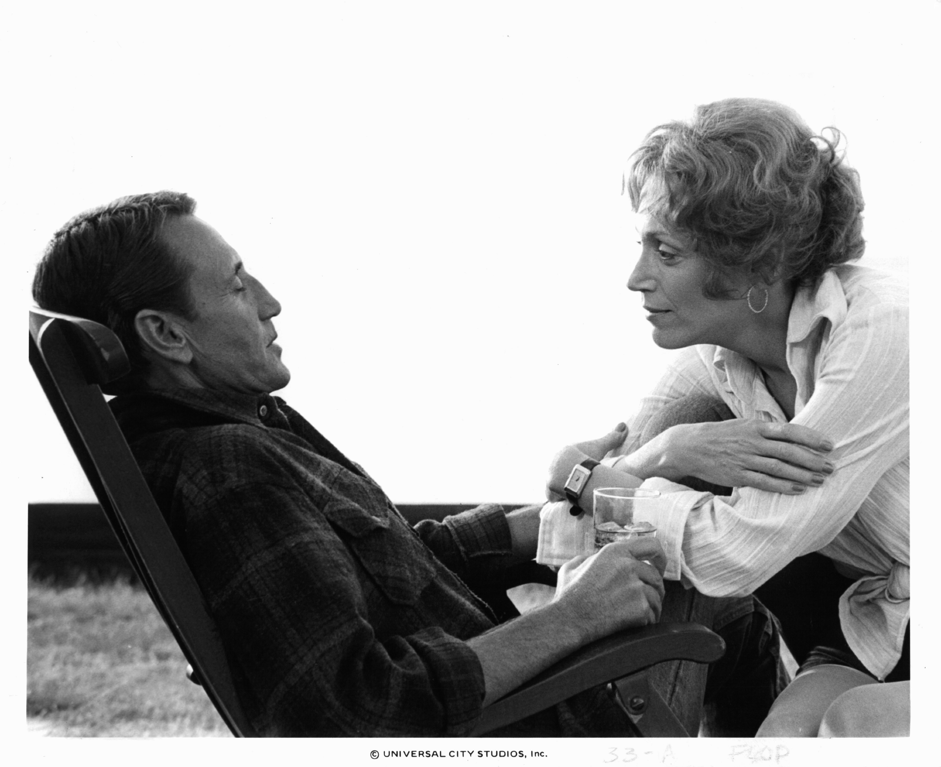 Roy Scheider and Lorraine Gary in Чeлюсти 2 (1978)