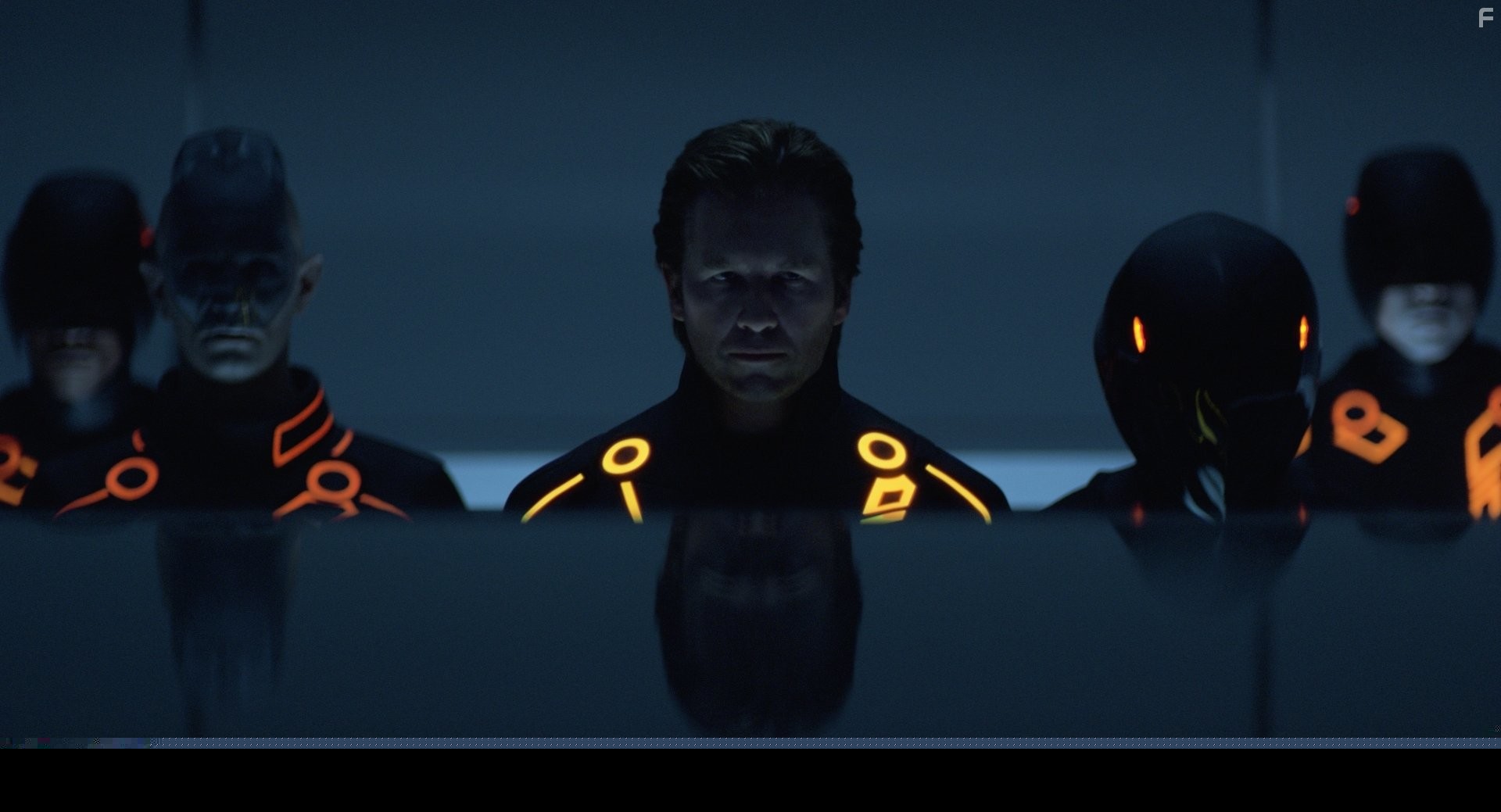 Jeff Bridges and James Frain in Трон: Наследие (2010)