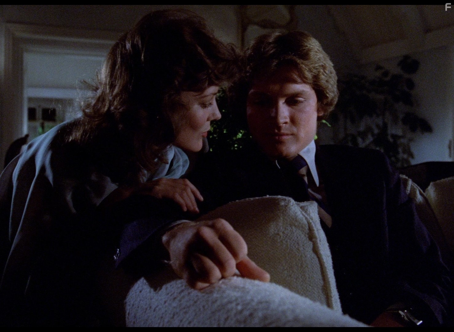 Andrew Stevens and Fiona Lewis in Ярость (1978)