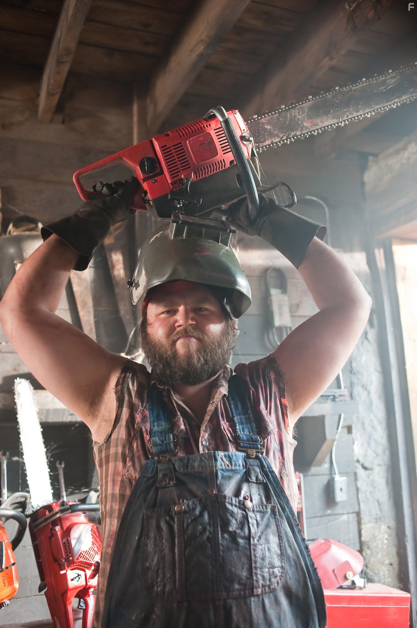 Tyler Labine in Убойные каникулы (2010)