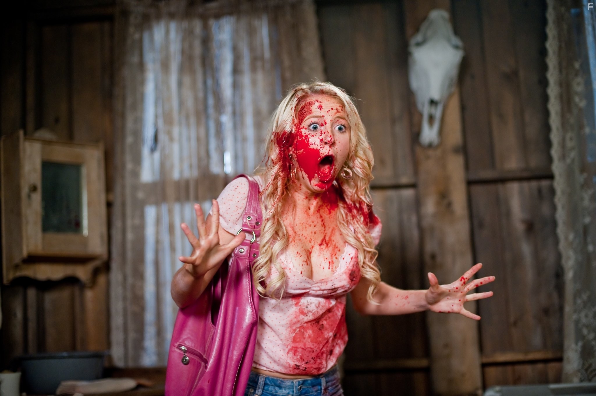 Chelan Simmons in Убойные каникулы (2010)