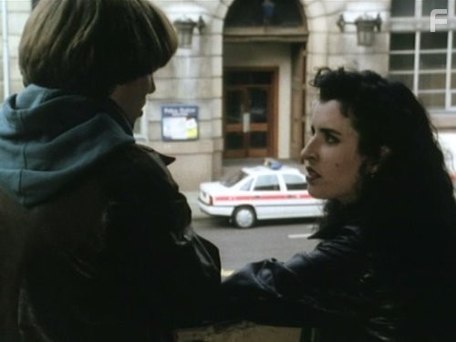 Susan Lynch and Andrew Tiernan in Метод Крекера (1993)