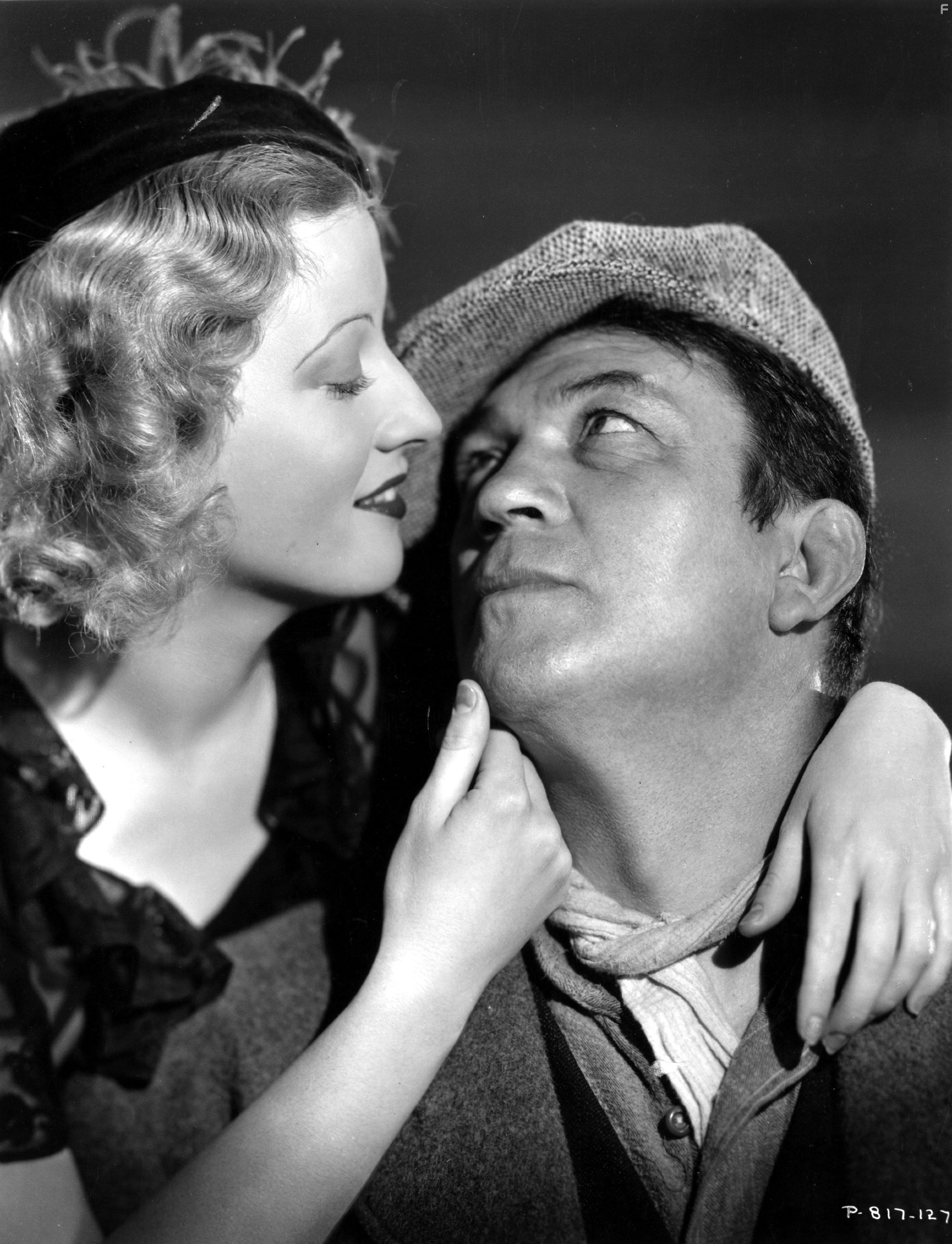 Margot Grahame and Victor McLaglen in Осведомитель (1935)