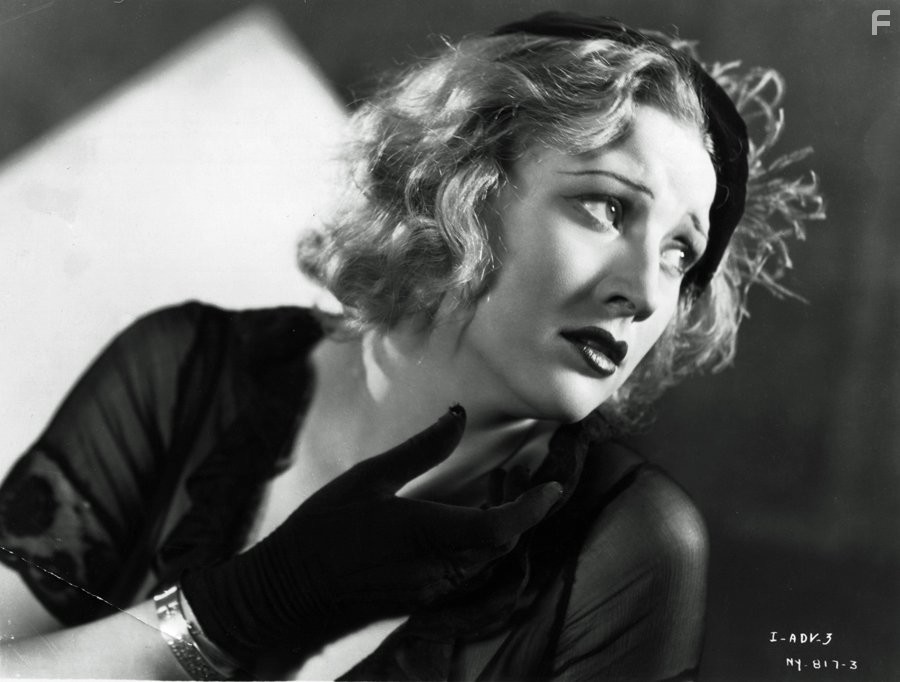 Margot Grahame in Осведомитель (1935)