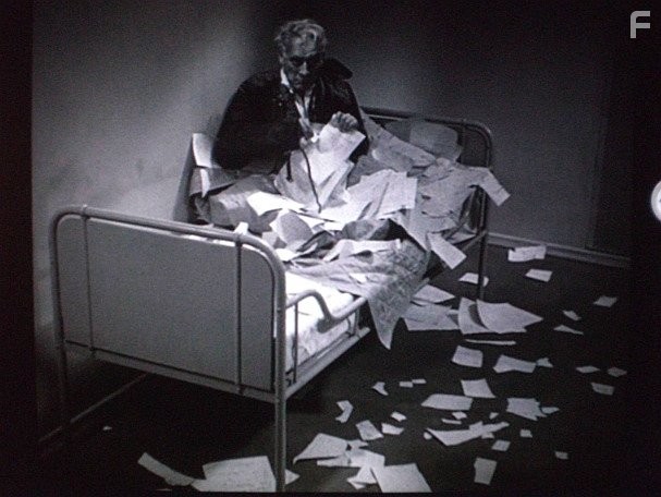 Oscar Beregi Sr. and Rudolf Klein-Rogge in Завещание доктора Мабузе (1933)