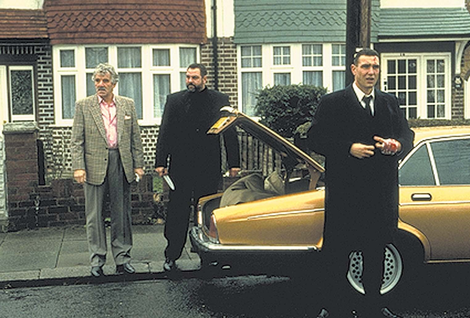 Dennis Farina, Sam Douglas, and Vinnie Jones in Большой куш (2000)