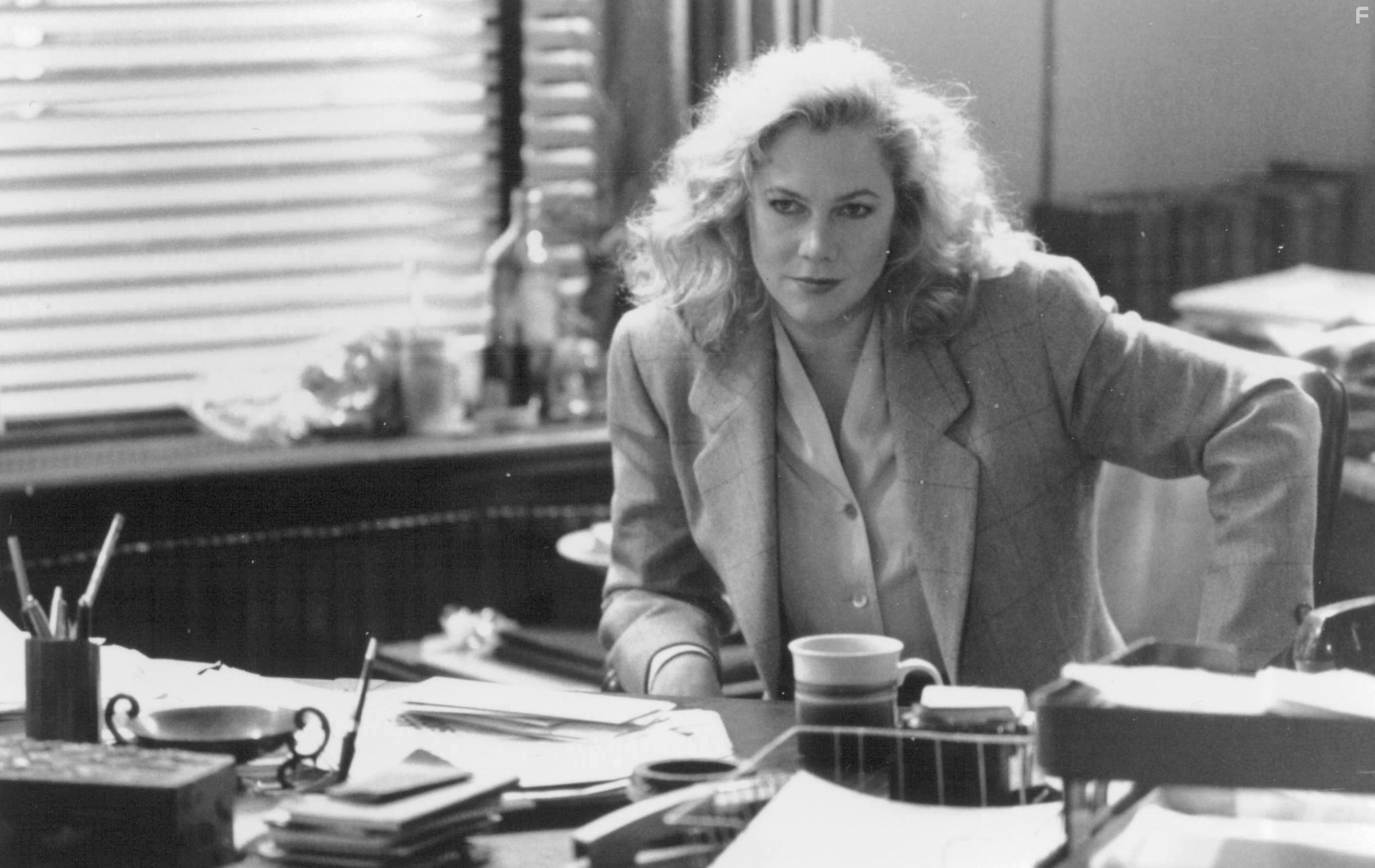 Kathleen Turner in Детектив Варшавски (1991)