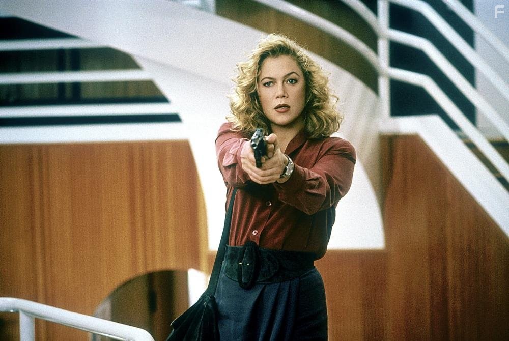 Kathleen Turner in Детектив Варшавски (1991)