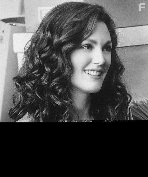 Julianne Moore in Roommates (1995)