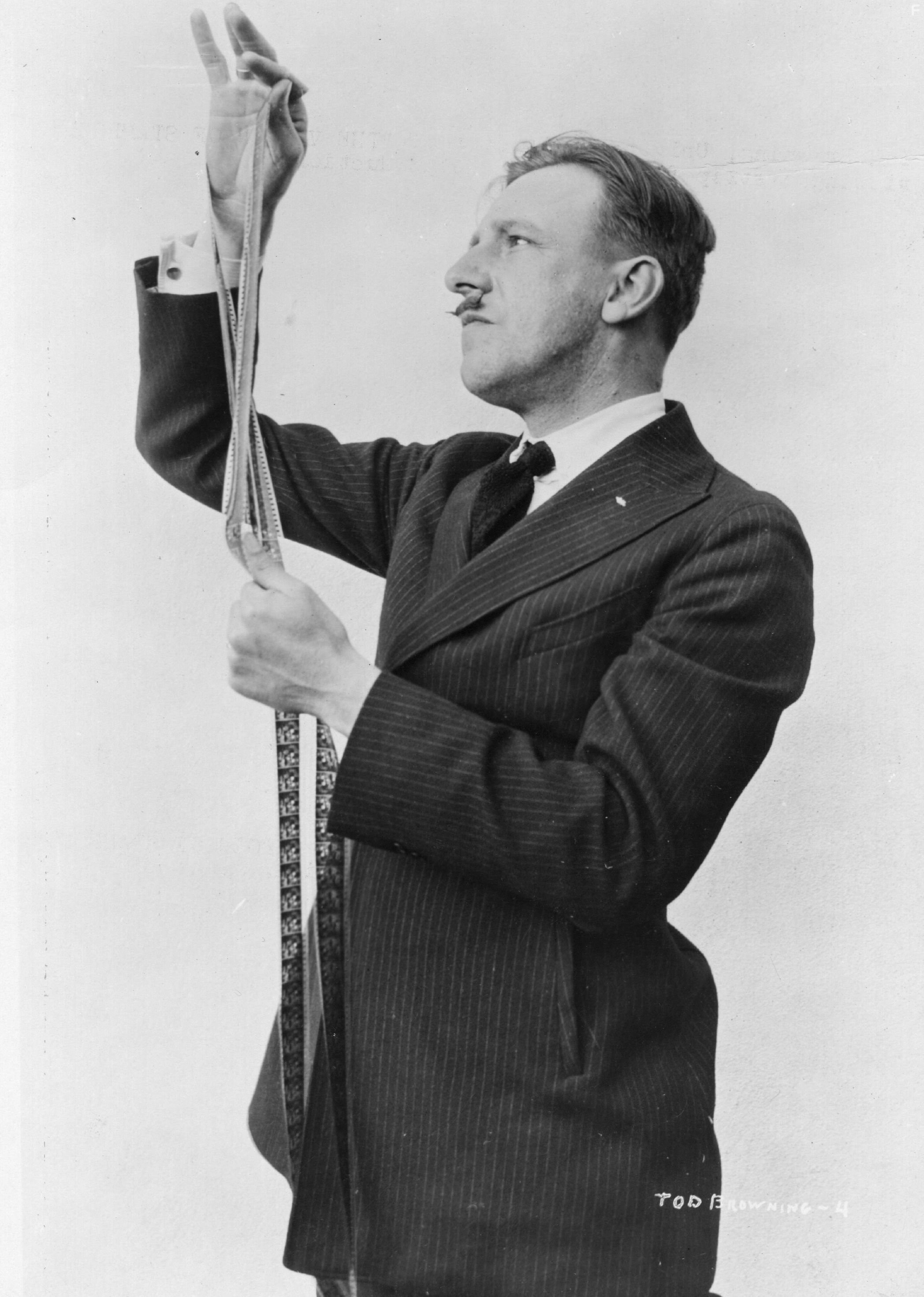 Tod Browning in Уродцы (1932)