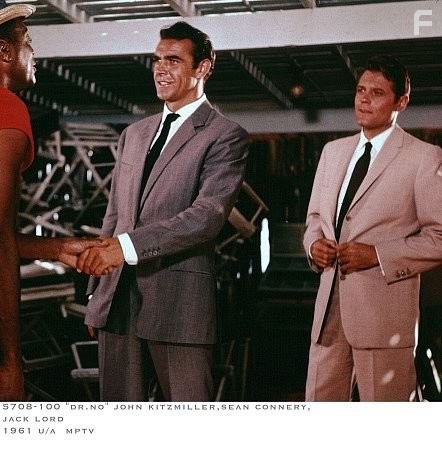 Sean Connery, John Kitzmiller, and Jack Lord in Доктор Ноу (1962)