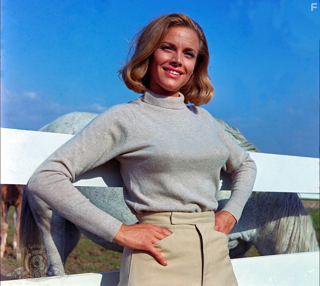 Honor Blackman in Голдфингер (1964)