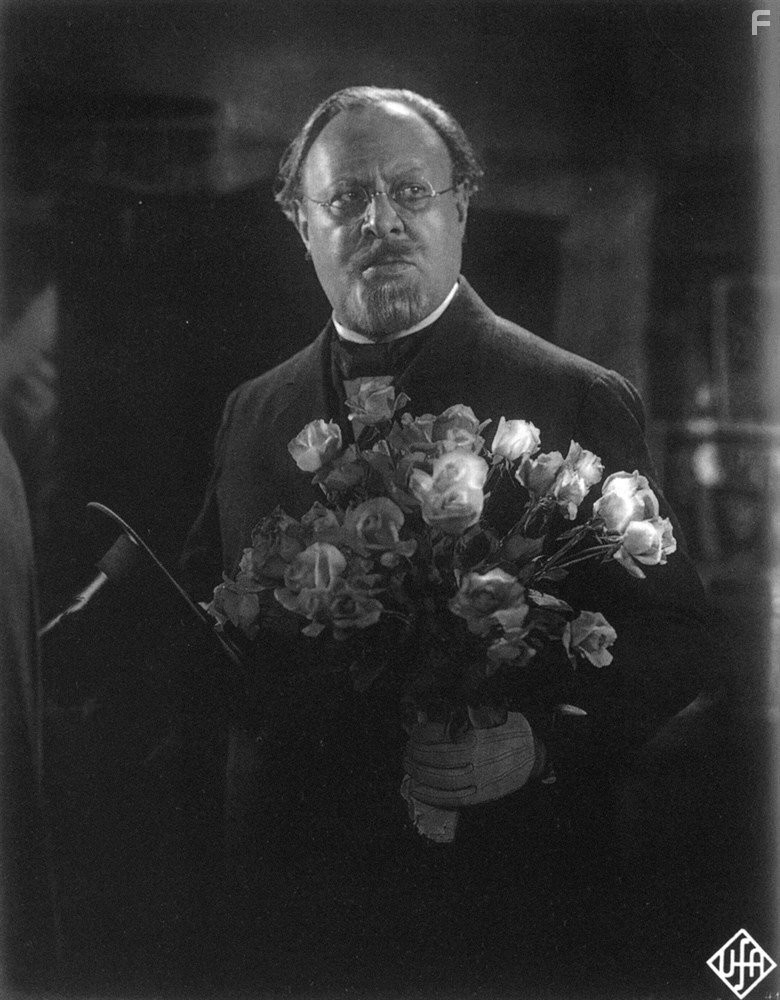 Emil Jannings in Голубой ангел (1930)