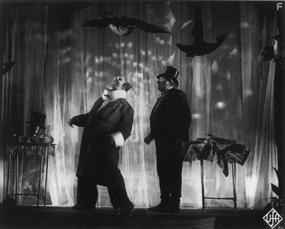 Kurt Gerron and Emil Jannings in Голубой ангел (1930)