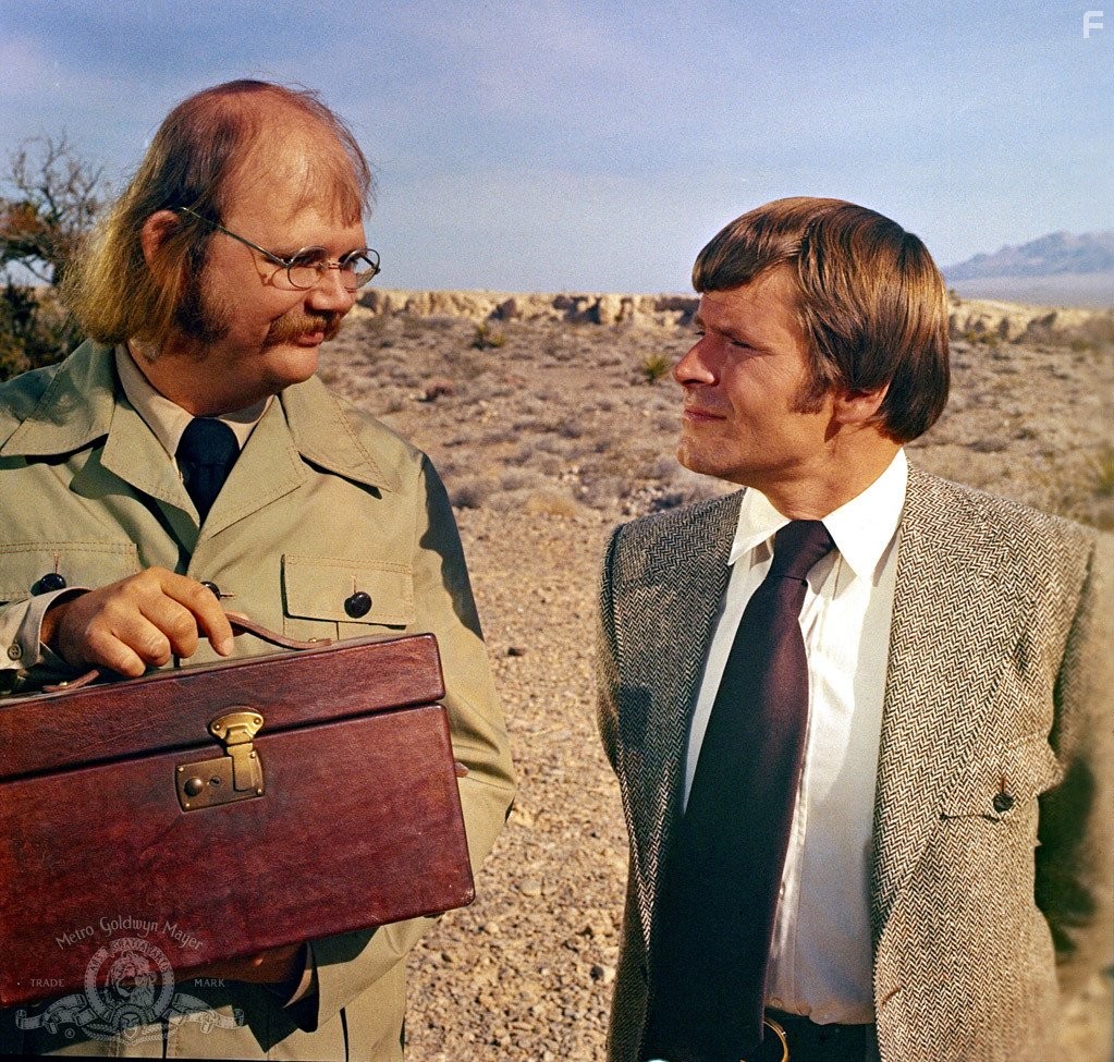 Bruce Glover and Putter Smith in Бриллианты навсегда (1971)