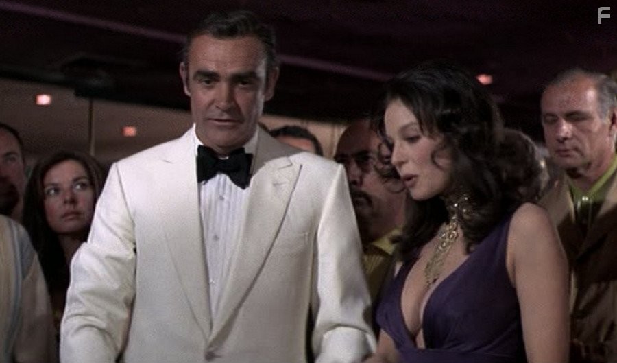 Sean Connery and Lana Wood in Бриллианты навсегда (1971)