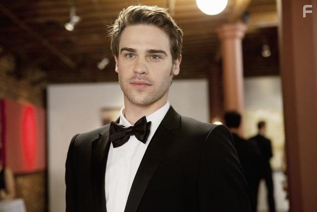 Grey Damon in Девять жизней Хлои Кинг (2011)