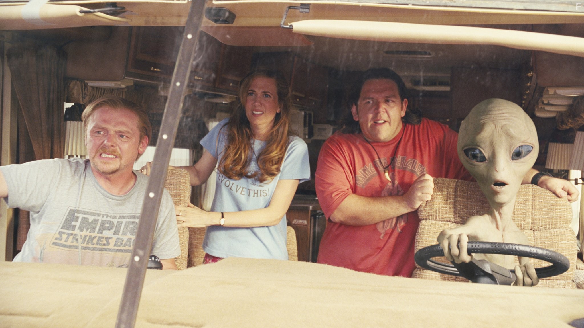 Nick Frost, Simon Pegg, and Kristen Wiig in Пол: Секретный материальчик (2011)