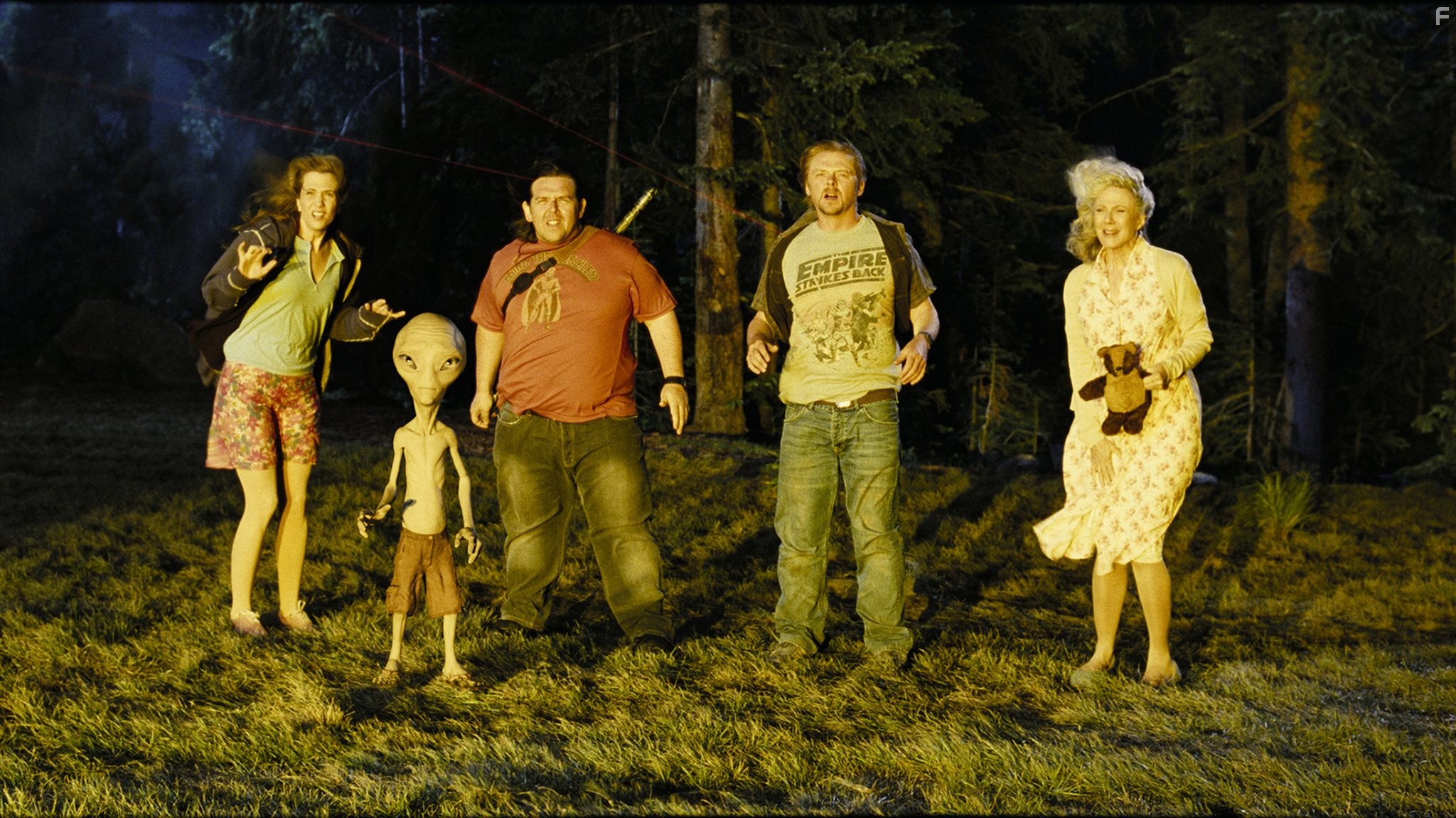 Blythe Danner, Nick Frost, Simon Pegg, and Kristen Wiig in Пол: Секретный материальчик (2011)