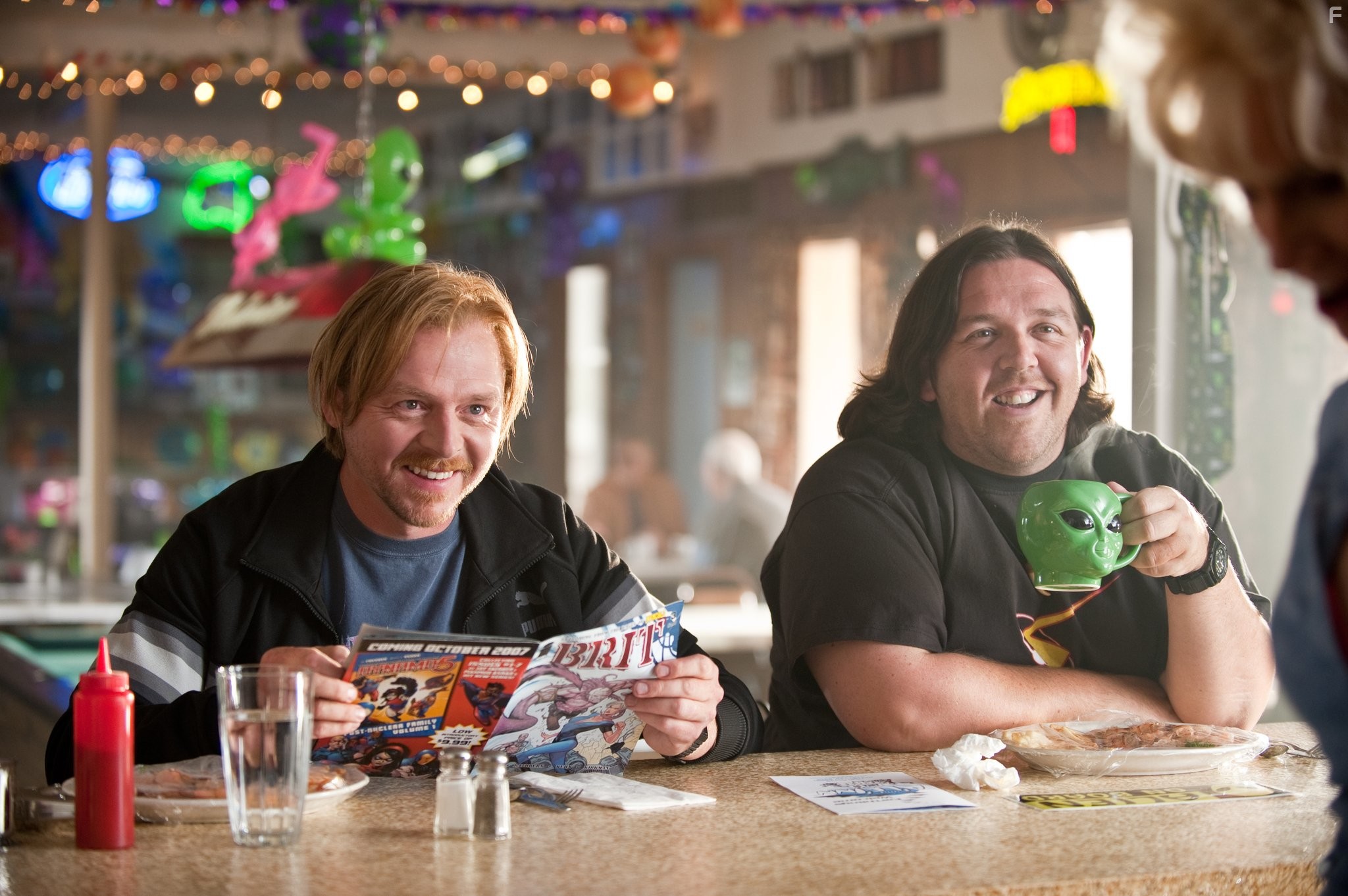 Nick Frost and Simon Pegg in Пол: Секретный материальчик (2011)
