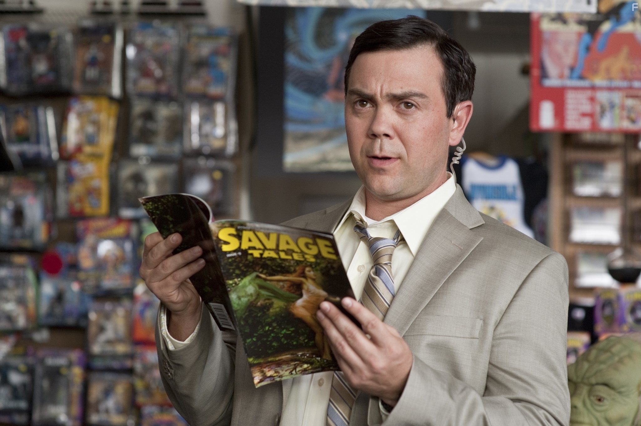 Joe Lo Truglio in Пол: Секретный материальчик (2011)