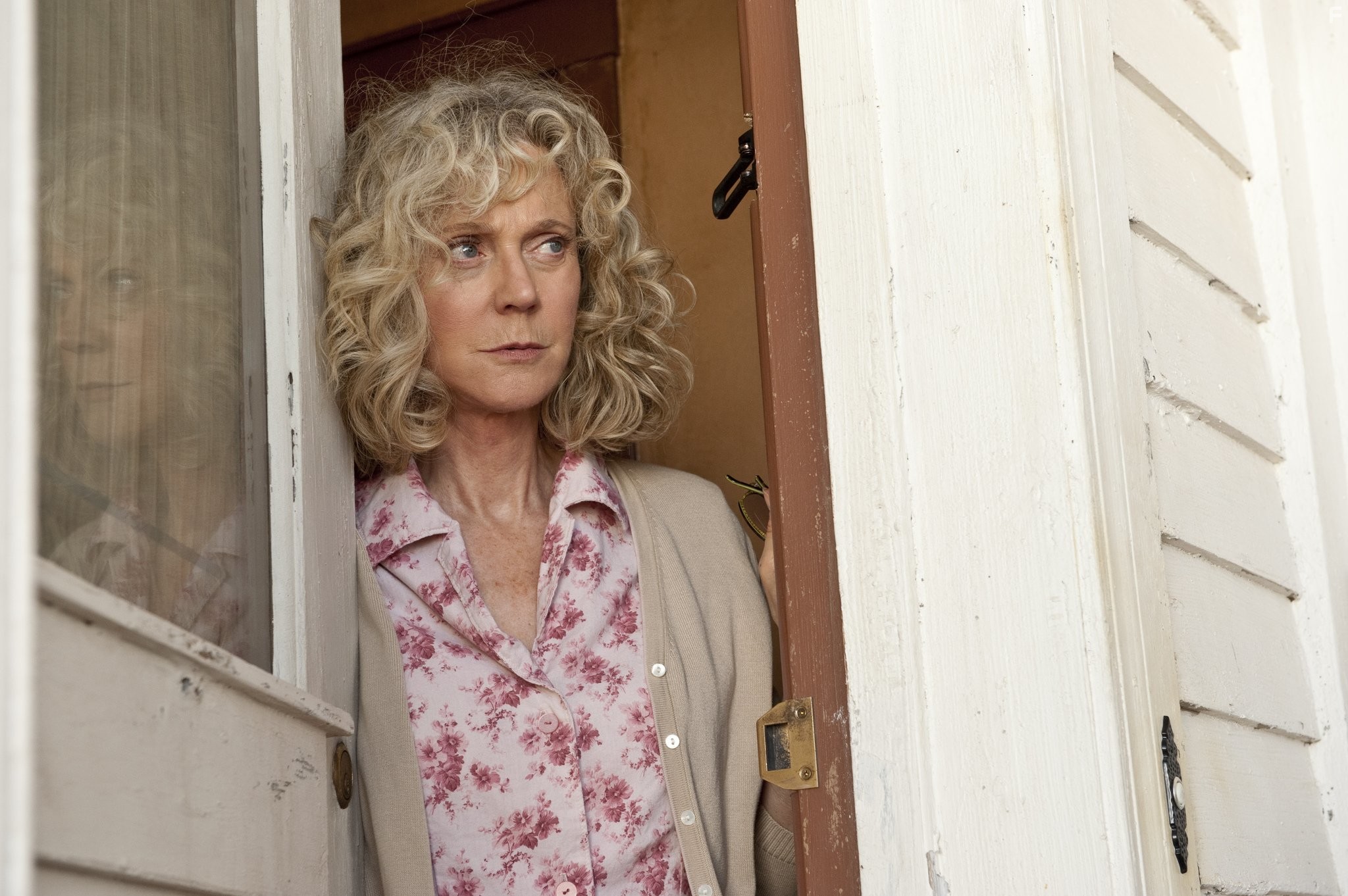 Blythe Danner in Пол: Секретный материальчик (2011)