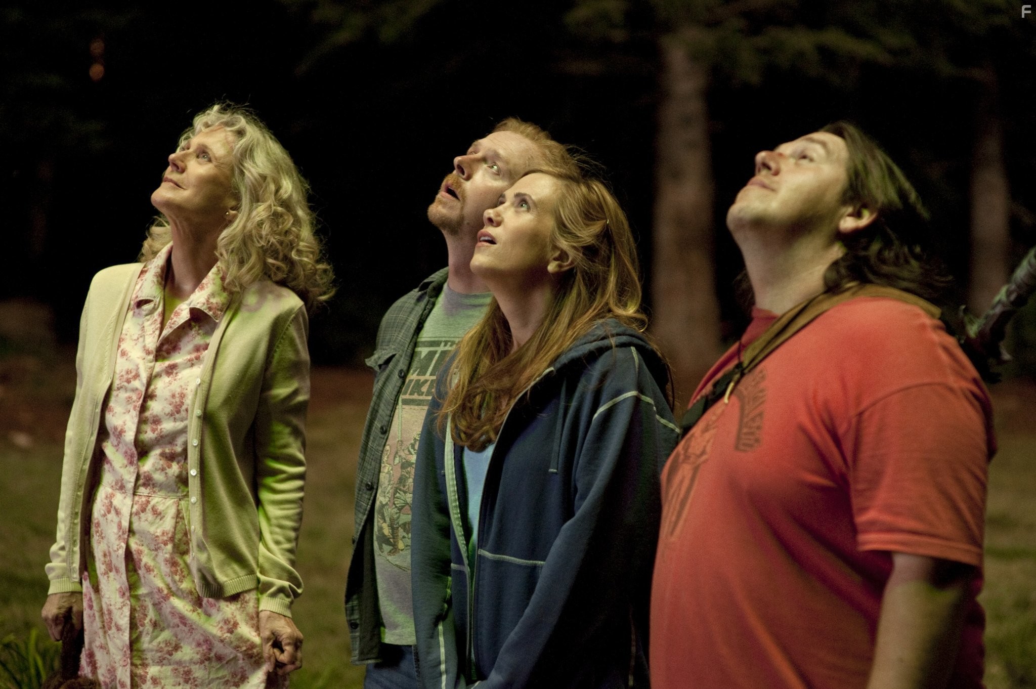Blythe Danner, Nick Frost, Simon Pegg, and Kristen Wiig in Пол: Секретный материальчик (2011)