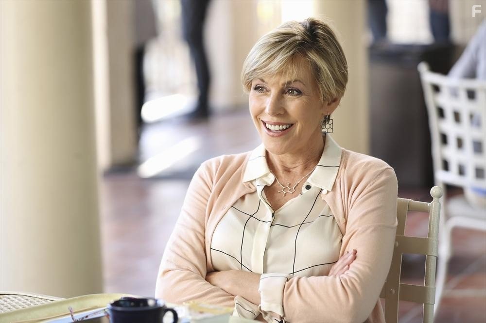 Bess Armstrong in Их перепутали в роддоме (2011)