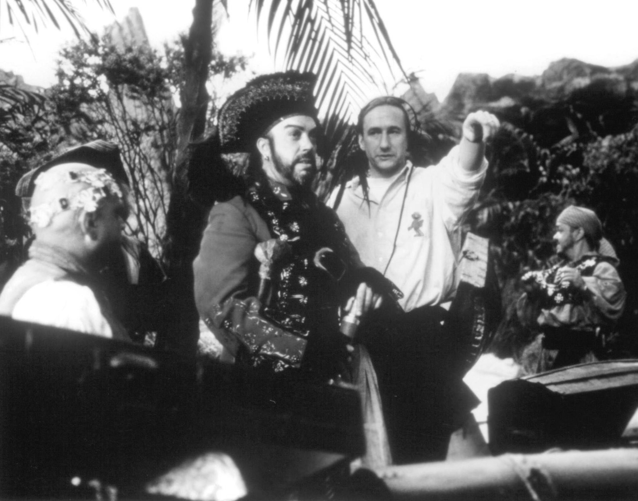 Tim Curry and Brian Henson in Остров сокровищ Маппетов (1996)