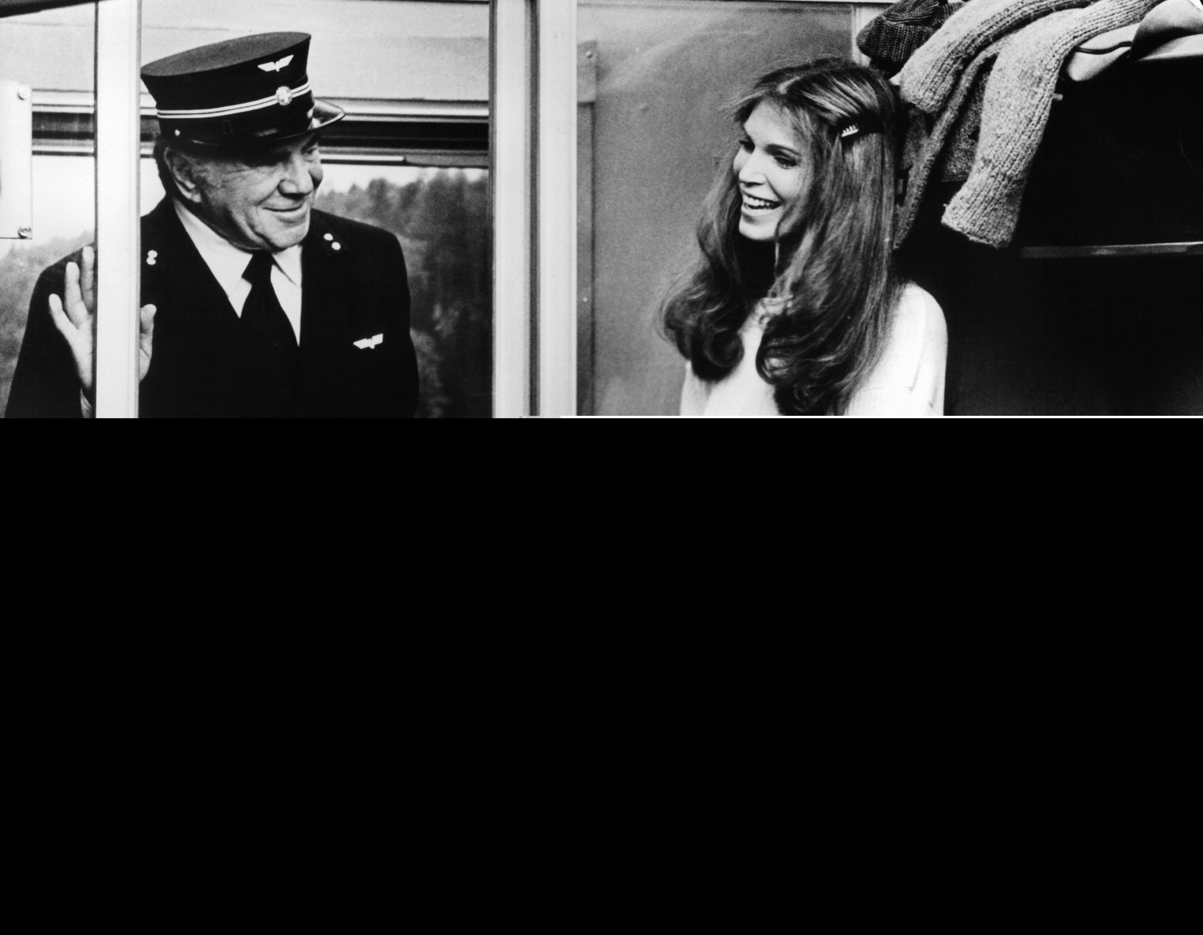 John P. Dulaney, Ray Lovelock, Lionel Stander, and Ann Turkel in Перевал Кассандры (1976)