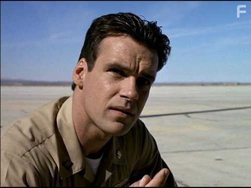 David James Elliott in Boенно-юридическая служба (1995)