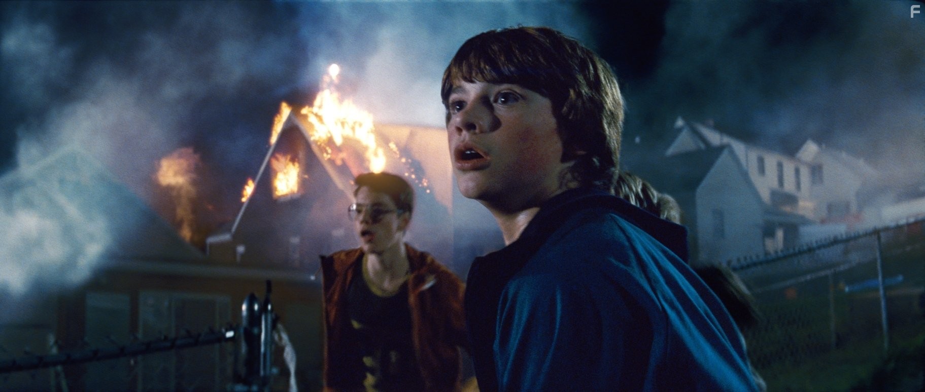 Joel Courtney and Gabriel Basso in Супер 8 (2011)
